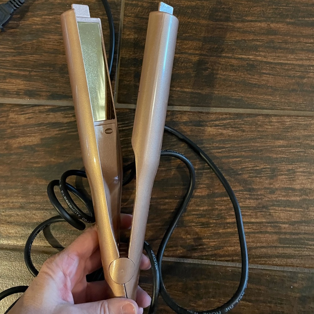 Straightener